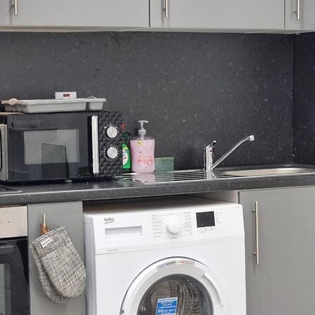 Brand New Flat Close To Turnpike Lane Tube Station Londres Exterior foto